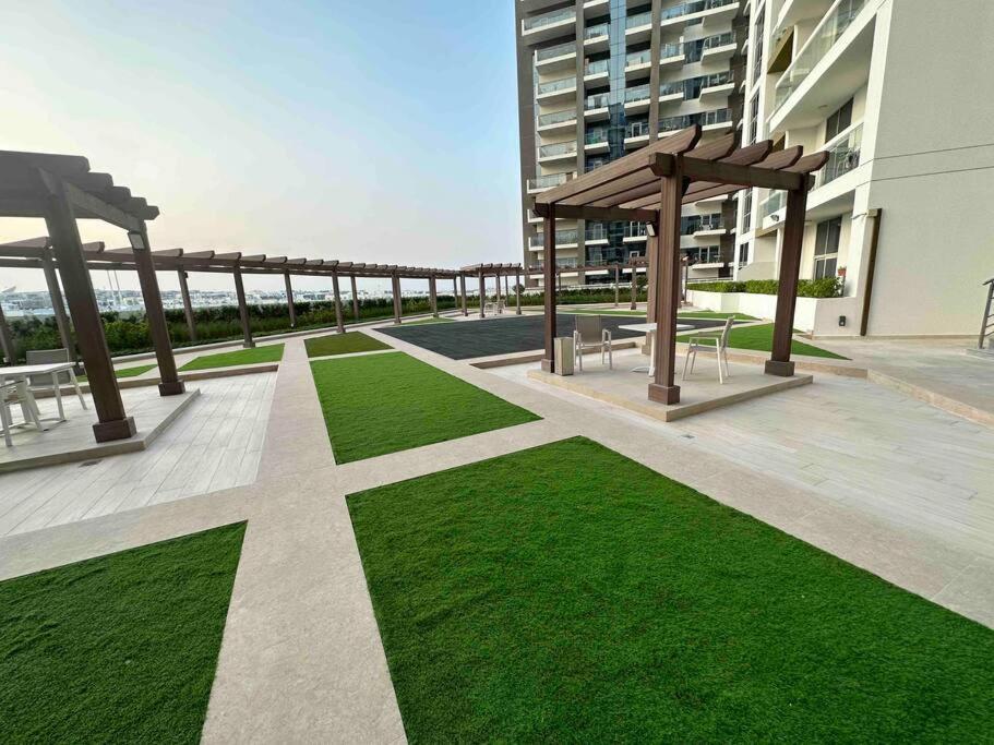 Ashri Hh Brand New Creamy Rustic * Dubai